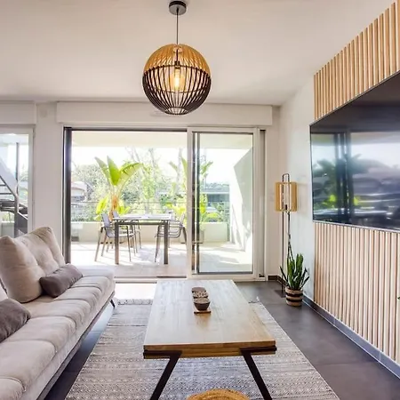 Апартаменты Loft En Bord De Mer Avec Rooftop Prive Classe 5* Вильнёв-Лубе